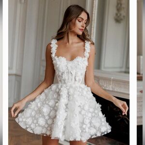 Chic White Floral Mini Dress